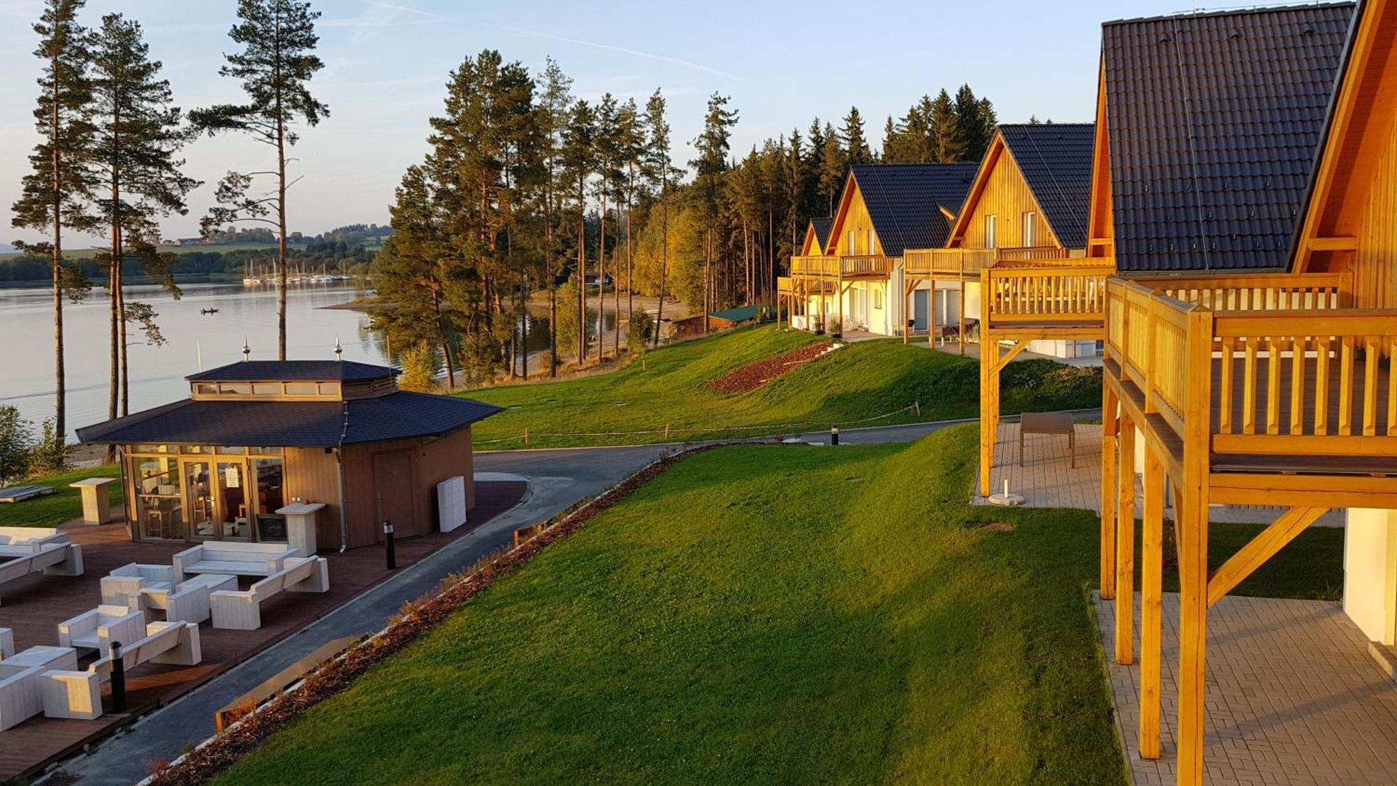 Lakeside Village - Vetrnik Frymburk Luaran gambar